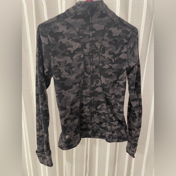 Lululemon jacket - Picture 2 of 4